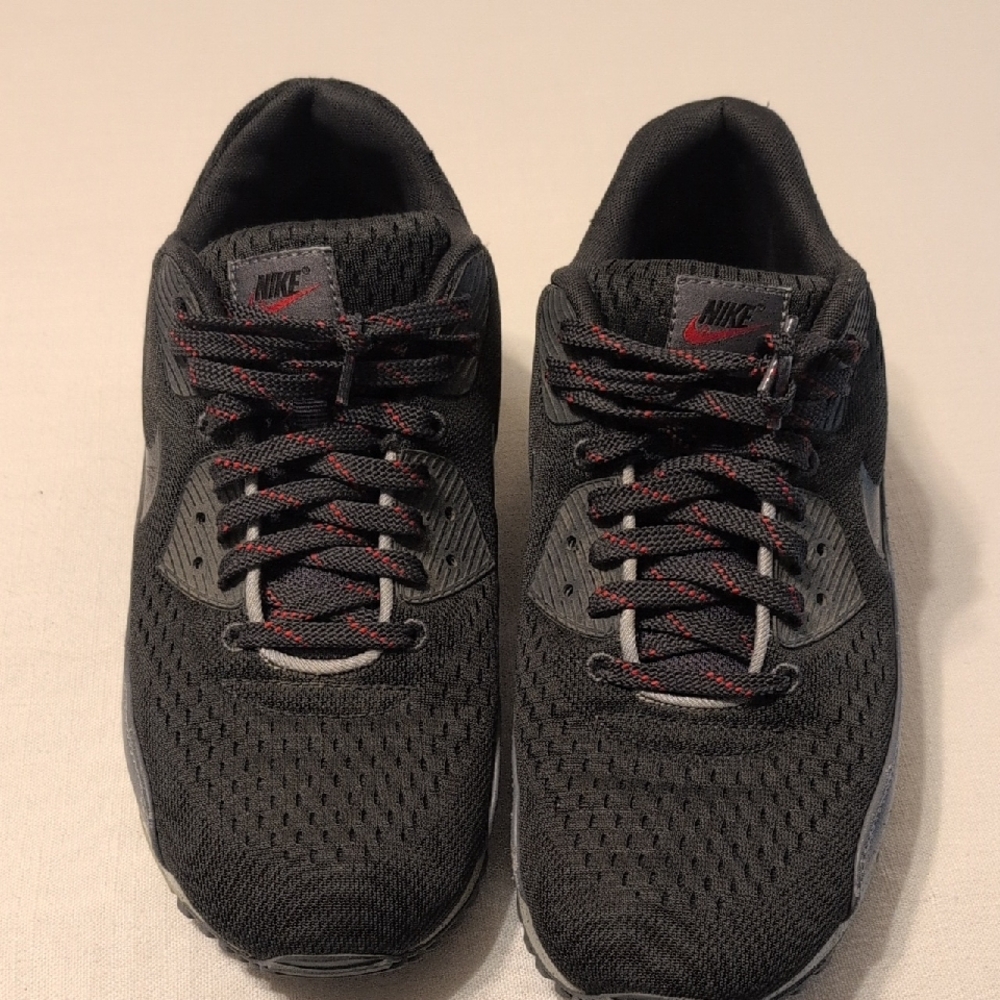 Nike Men's Black and Gray Sneakers with Red Accents